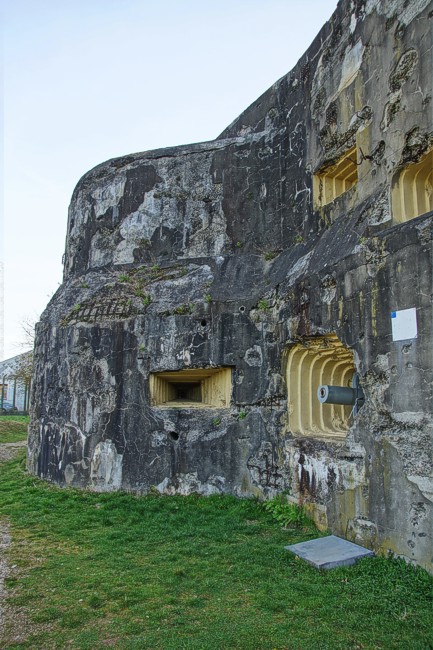 German action, Fort Eben Emael, Specials