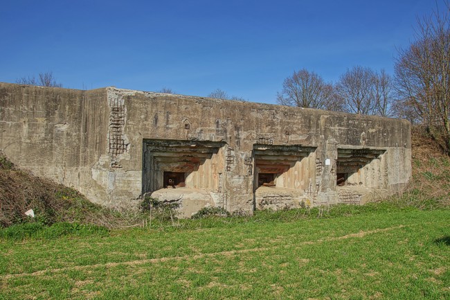 German action, Fort Eben Emael, Specials