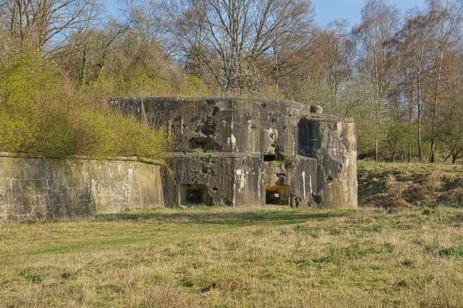 German action, Fort Eben Emael, Specials