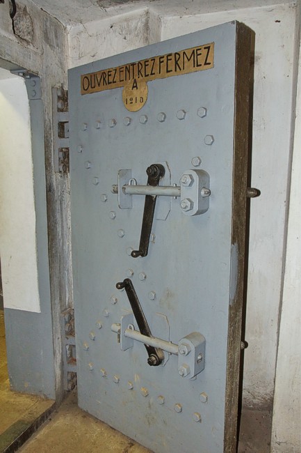 Fort Eben Emael, Specials