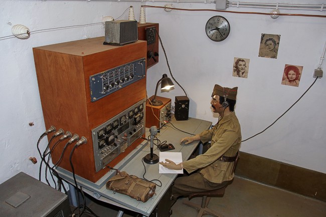 Communication, Fort Eben Emael, Specials