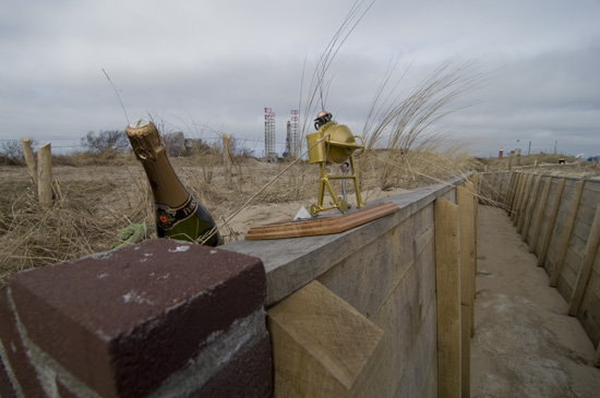Champagne, price and brand new trenches! (Photo: Arthur van Beveren) Champagne, price and brand new trenches! (Photo: Arthur van Beveren)
