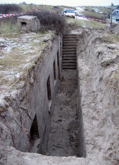 The uncovered trench in front of the bunker. (Photo: Gert Jan Ruygh) The uncovered trench in front of the bunker. (Photo: Gert Jan Ruygh)