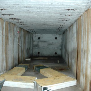One of the rooms in a ammunition bunker before the cleaning. (Photo: Arthur van Beveren)
